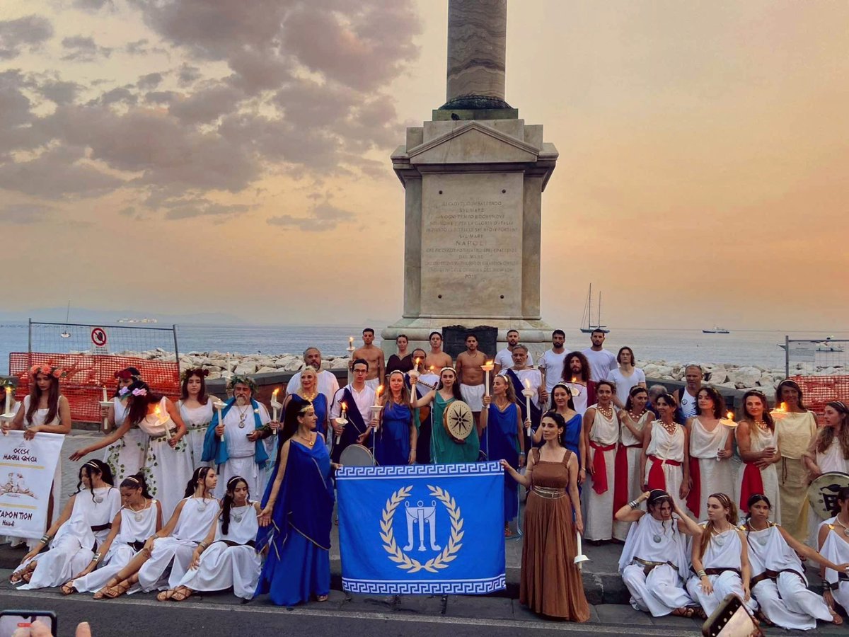 FreshSummerWind's tweet photo. Lampadaphoria - Naples 21/06/2025
The Lampadaphoria was a very ancient Greek festival celebrated in Naples (Neapoli)
Today, groups from Naples, Taranto, Agrigento, Crotone, Metaponto and Athens gathered to revive it and proudly display the flag of Magna Grecia. Well done brothers https://t.co/Lmh5bMt2FB