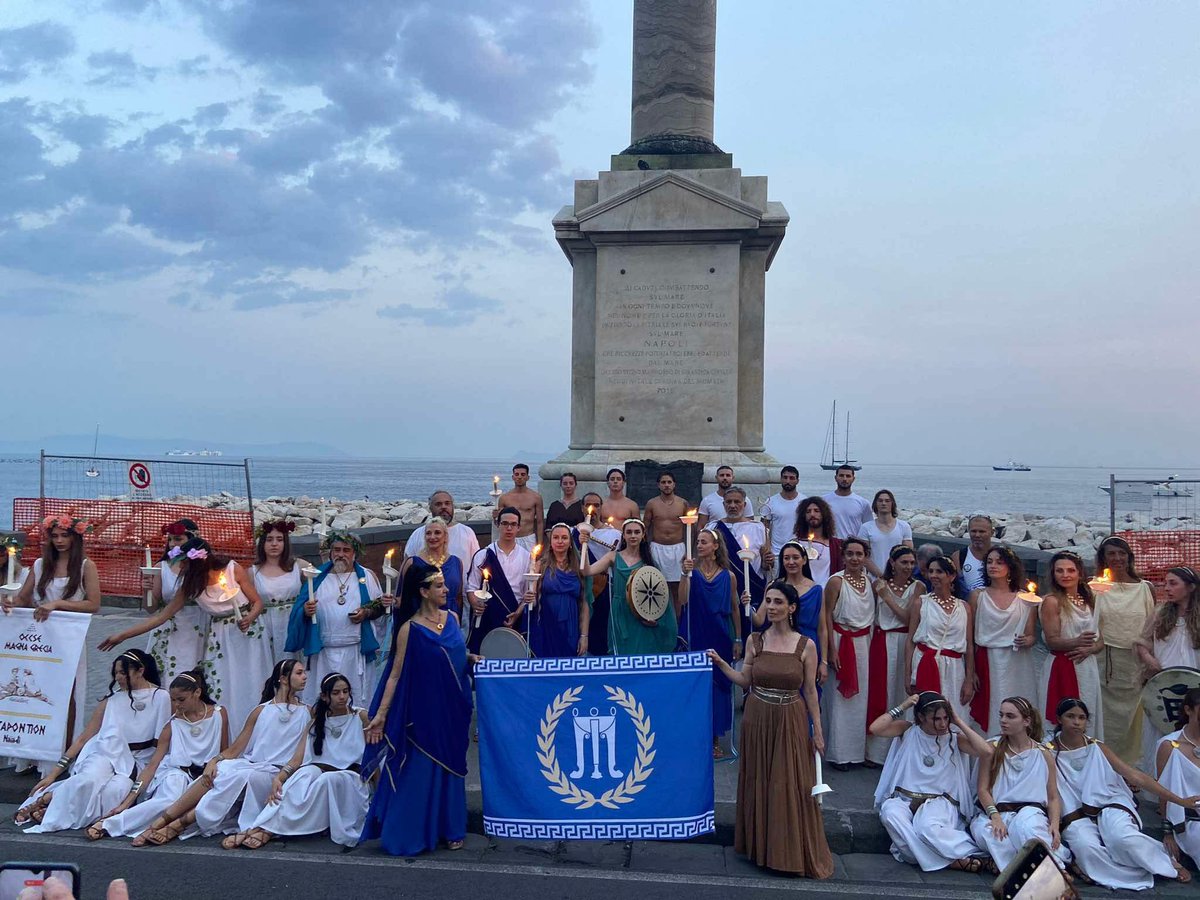 FreshSummerWind's tweet photo. Lampadaphoria - Naples 21/06/2025
The Lampadaphoria was a very ancient Greek festival celebrated in Naples (Neapoli)
Today, groups from Naples, Taranto, Agrigento, Crotone, Metaponto and Athens gathered to revive it and proudly display the flag of Magna Grecia. Well done brothers https://t.co/Lmh5bMt2FB