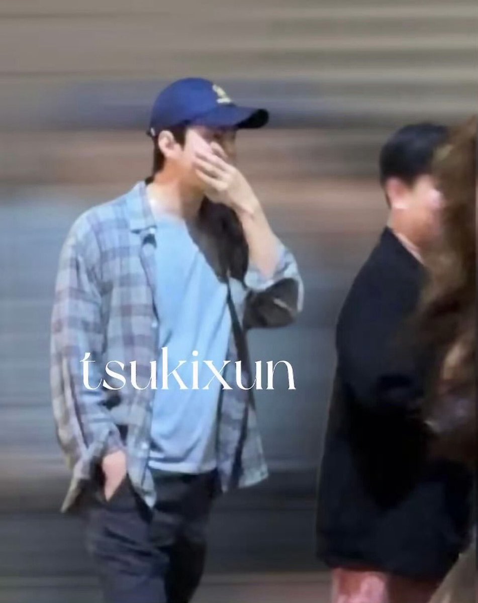 milkteus's tweet photo. op encountered sehun yesterday! https://t.co/rZqZSLCBEW
