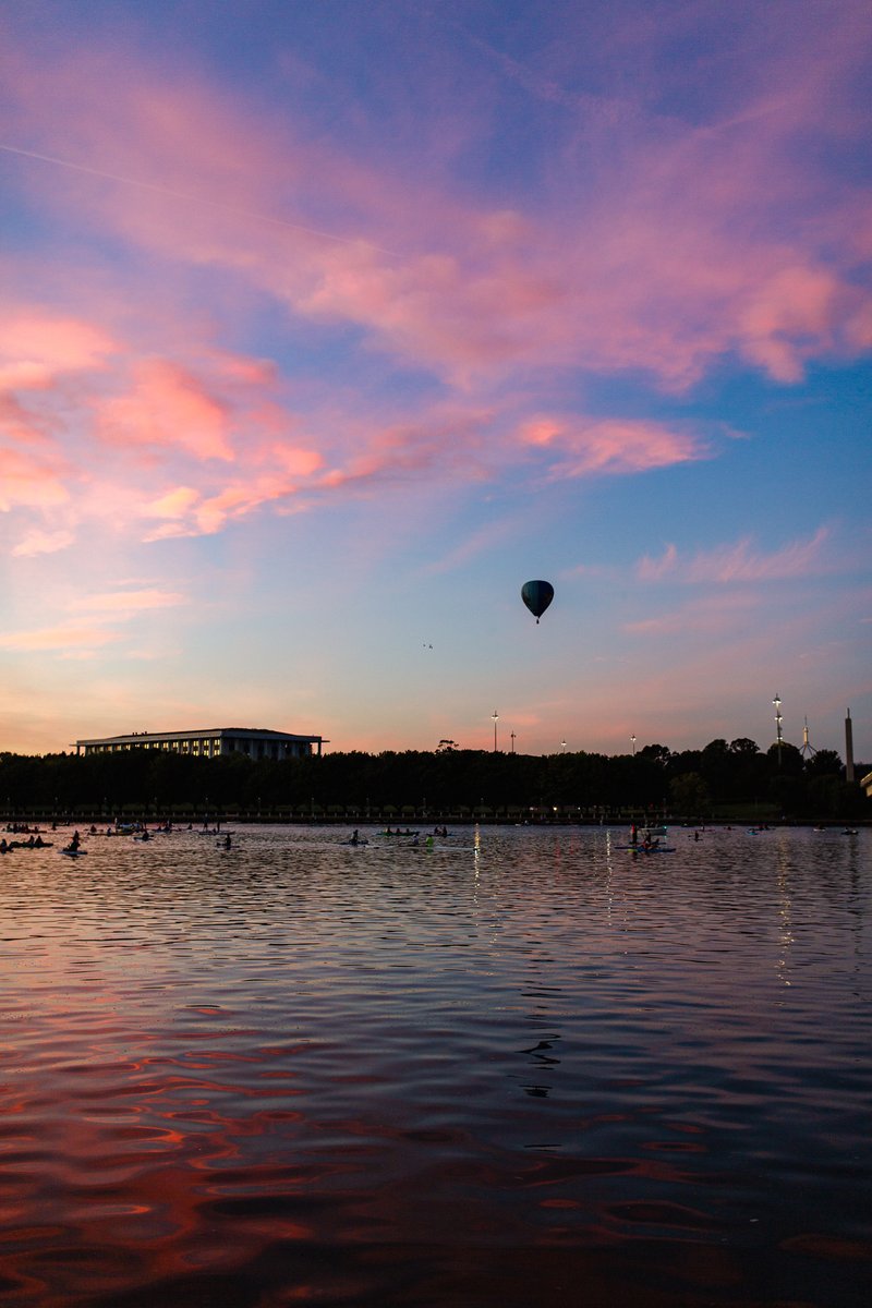 There’s no better way to start a winter’s day in Canberra 🌅 Whether you're gliding across the lake, wandering the foreshore with a coffee in hand, or floating above it all with @balloonaloftcanberra—this city shines from every angle. ❄️

📸: IG/jessica.l.musgrove

#VisitCanberra