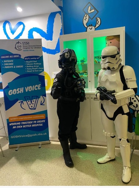 ukgarrison's tweet photo. We love a good con — but some of our most meaningful missions are in hospitals.
From Bristol Royal Hospital for Children to Great Ormond Street, we’re proud to bring smiles where they matter most.
#UKGarrison #501st #BadGuysDoingGood #TroopForACause https://t.co/B8v62TUKxR