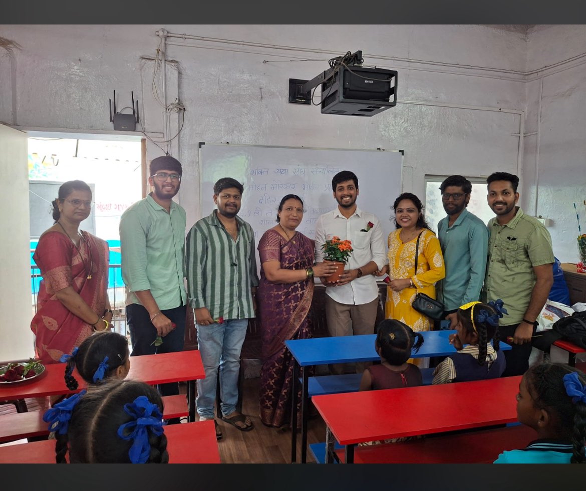 care_yuva's tweet photo. Team YuvaCare has donated School bags and pens, pencils, compasses, notebooks as a helping hand to the needy underprivileged, orphaned students of Shree Mohan Moreshwar Bhoir Marathi Primary School, Dahisar (East), Mumbai
#donation #spreadsmile #yuvacare https://t.co/cNtY6tSrOH