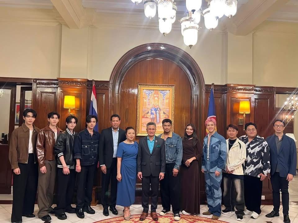 FilmtnpStudio's tweet photo. พี่ฟิล์มในงาน “Thai Festival 2025 in Myanmar”

กวาดใจแฟนพม่ามาหมดแล้ว 🩵

Thanks for giving P’Film the opportunity to be part of this important event.

ขอบคุณแฟนฟิล์มทั้งที่ตามไปให้กำลังใจที่พม่าและช่วยเทรนด์ทางหน้าจอด้วยน้า ◡̈

FILM X YANGON

#thaifest2025yangon
#FilmThanapat https://t.co/MtBJjmoaPF