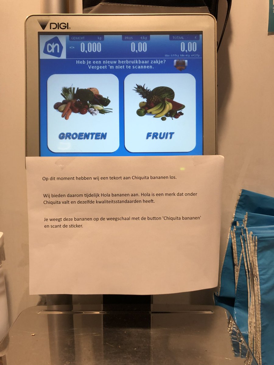 🍌
Wij bieden daarom tijdelijk Hola bananen aan. Hola is een merk dat onder Chiquita valt en dezelfde kwaliteitsstandaarden heeft.
Je weegt deze bananen op de weegschaal met de button 'Chiquita bananen' en scant de sticker.

#straattaal Westerstraat - Amsterdam.

#AH #banaan 21/6