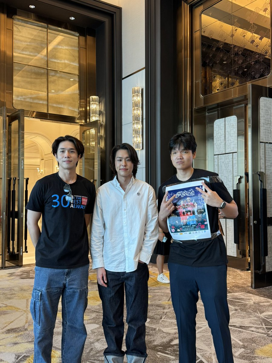 Thank you P’Billkin for supporting us 💕💐

#WhenTheBlossomsBloom #ร้อยเรียงเสียงดอกไม้ริมทาง