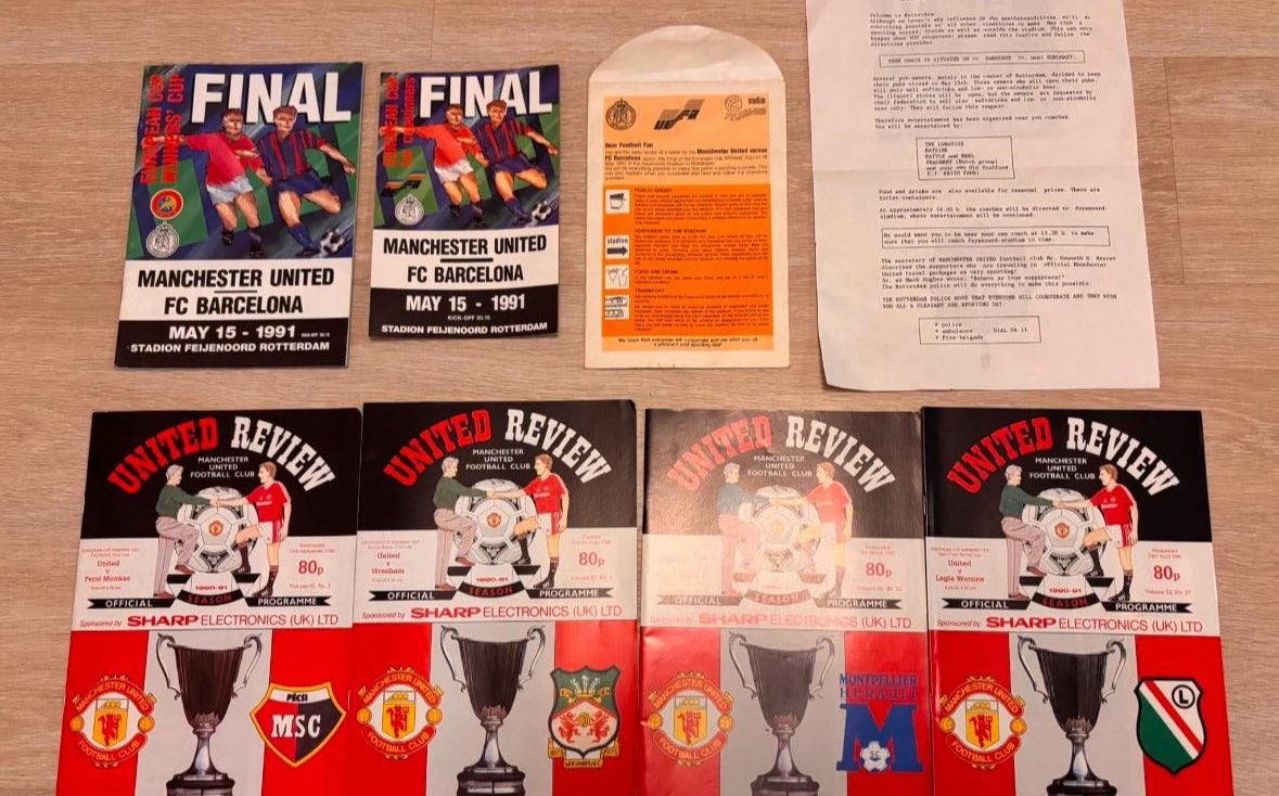 MUFCMemorabilia's tweet image. Do you have any Manchester United Programmes/Books/Used Old Stubs/Programme Binders/Magazines/Cards/Newspapers/Scrapbooks/Collectables that you are looking to clear from your home or in storage in your loft/wardrobes/cupboards? Please message if you do, all items considered