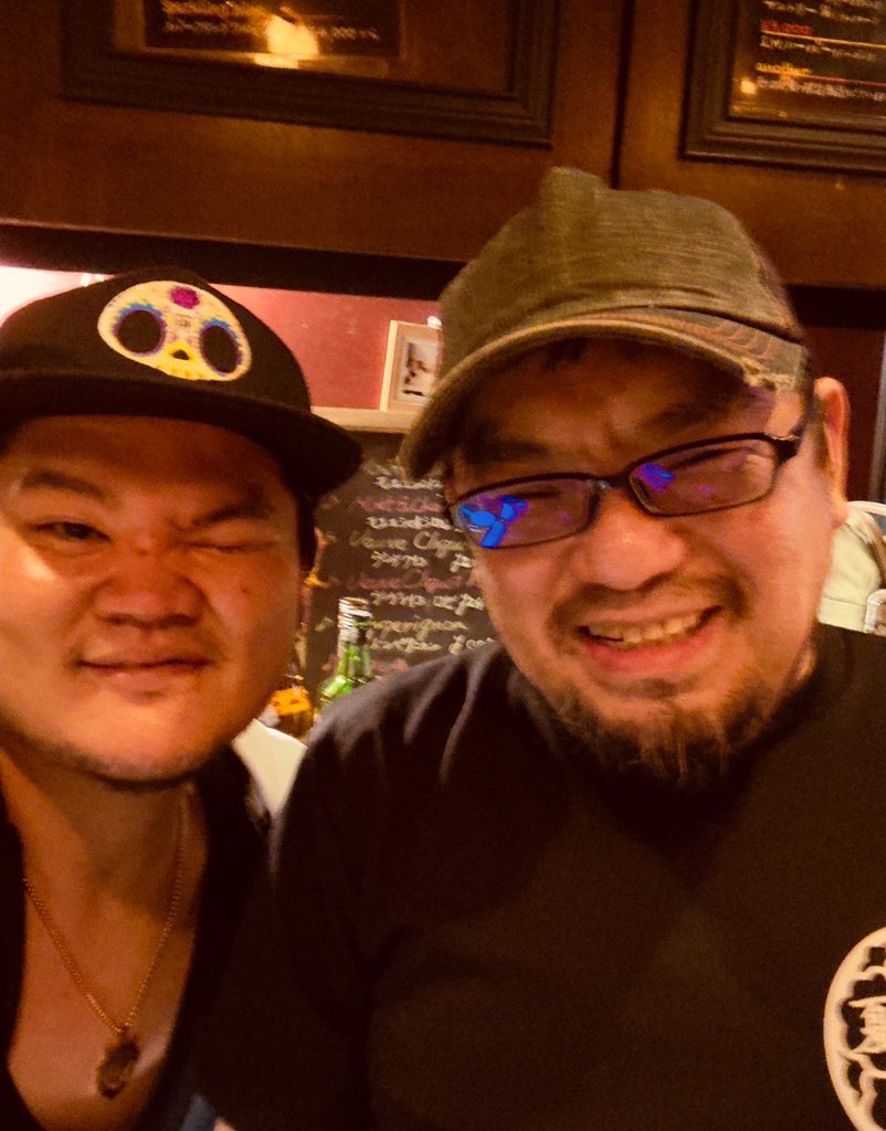 bar_HomeSick's tweet photo. #BarHomeSick
6月22日、日曜日のホームシックは18時オープン!
担当はユーサクとシュンイチ!
3500円飲み歌い放題!
25時まで!
HMSK最終日まで残りあと4日!
最高の千秋楽に向けて頑張ります!
投げ銭もたくさんありがとうございます!!!
https://t.co/D4KeOO6HLE
今夜もお待ちしてまーす! https://t.co/kvX4sIBbRu