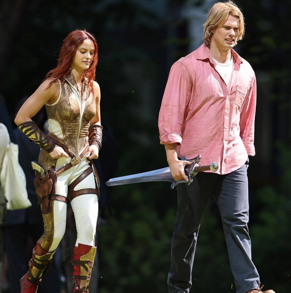 Camila Mendes as Teela &amp; Nicholas Galtizine as Prince Adam. 
🗡️ 💀