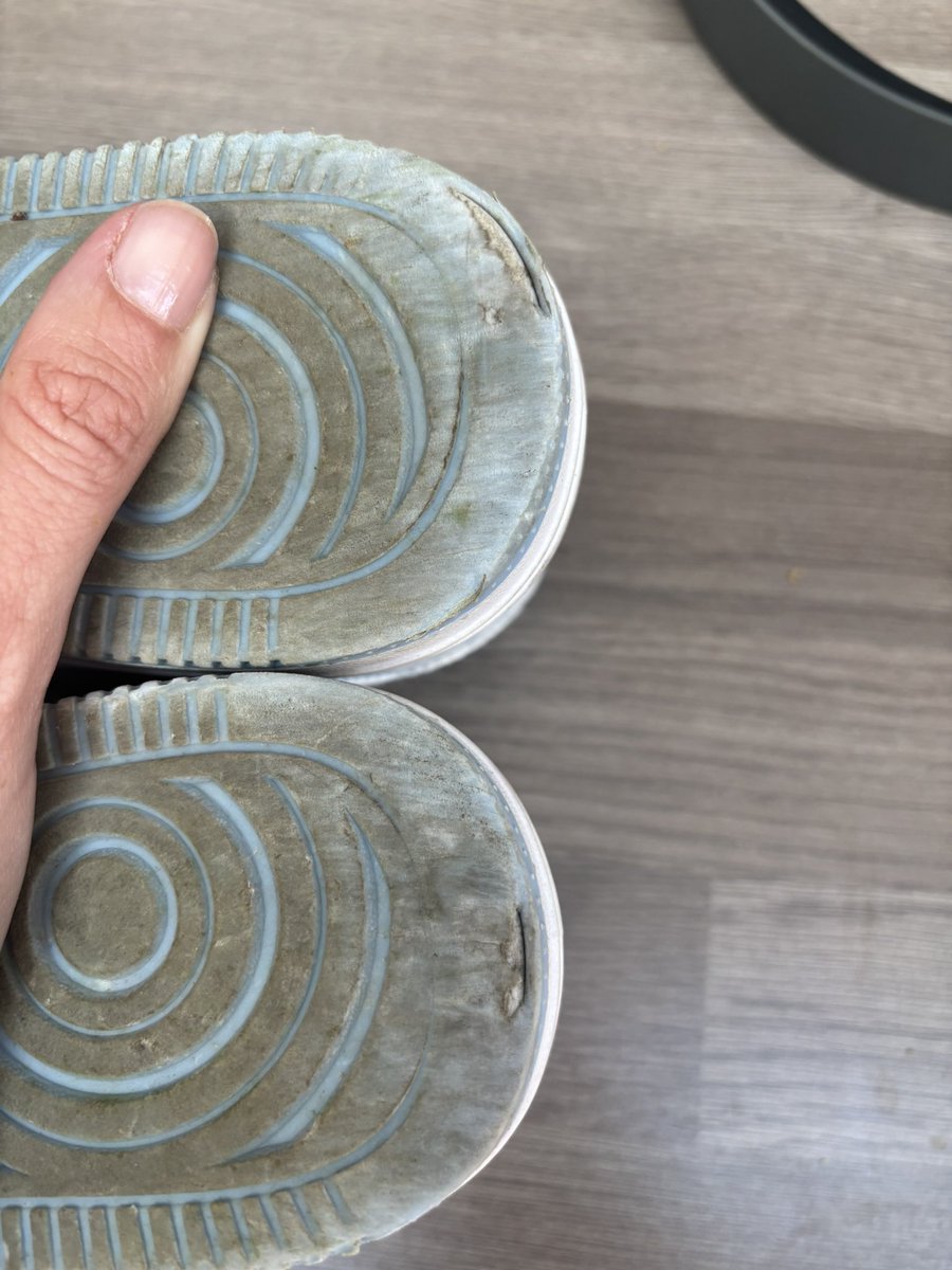 Keli_Marie's tweet photo. @ArgosHelpers my daughter has had these a month and they’ve already worn through she’s at school all week so it’s not continuous wear. Can you please help? https://t.co/MBW3gybl8w