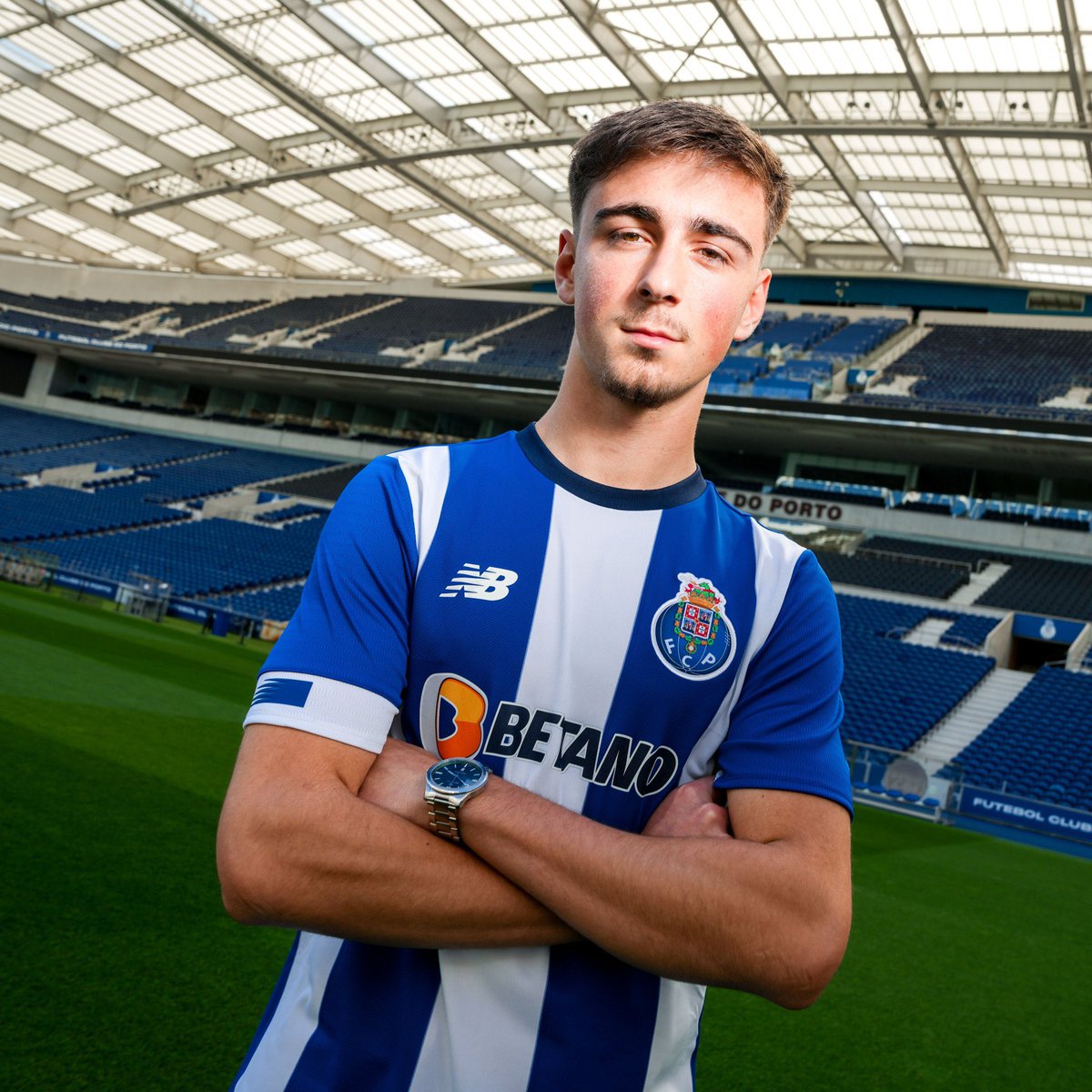 🚨 مانشستر سيتي طلب مؤخرًا معلومات عن ظهير بورتو مارتيم فيرنانديز.

 <a href="/RudyGaletti/">Rudy Galetti</a>.