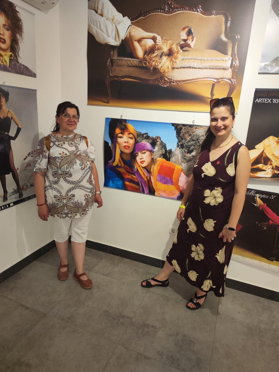 habosvilla's tweet image. Pillanatok a tegnap esti Múzeumok éjszakájáról. Ismét jó pár helyre sikerült eljutni: Virág Benedek Ház + Fortepan, Tér-kép-galéria, Várnegyed Galéria, Hungarian Art and Business. Volt köztük könyvbemutató, táncos performance és elemlámpás séta is #múzéj #MúzeumokÉjszakája