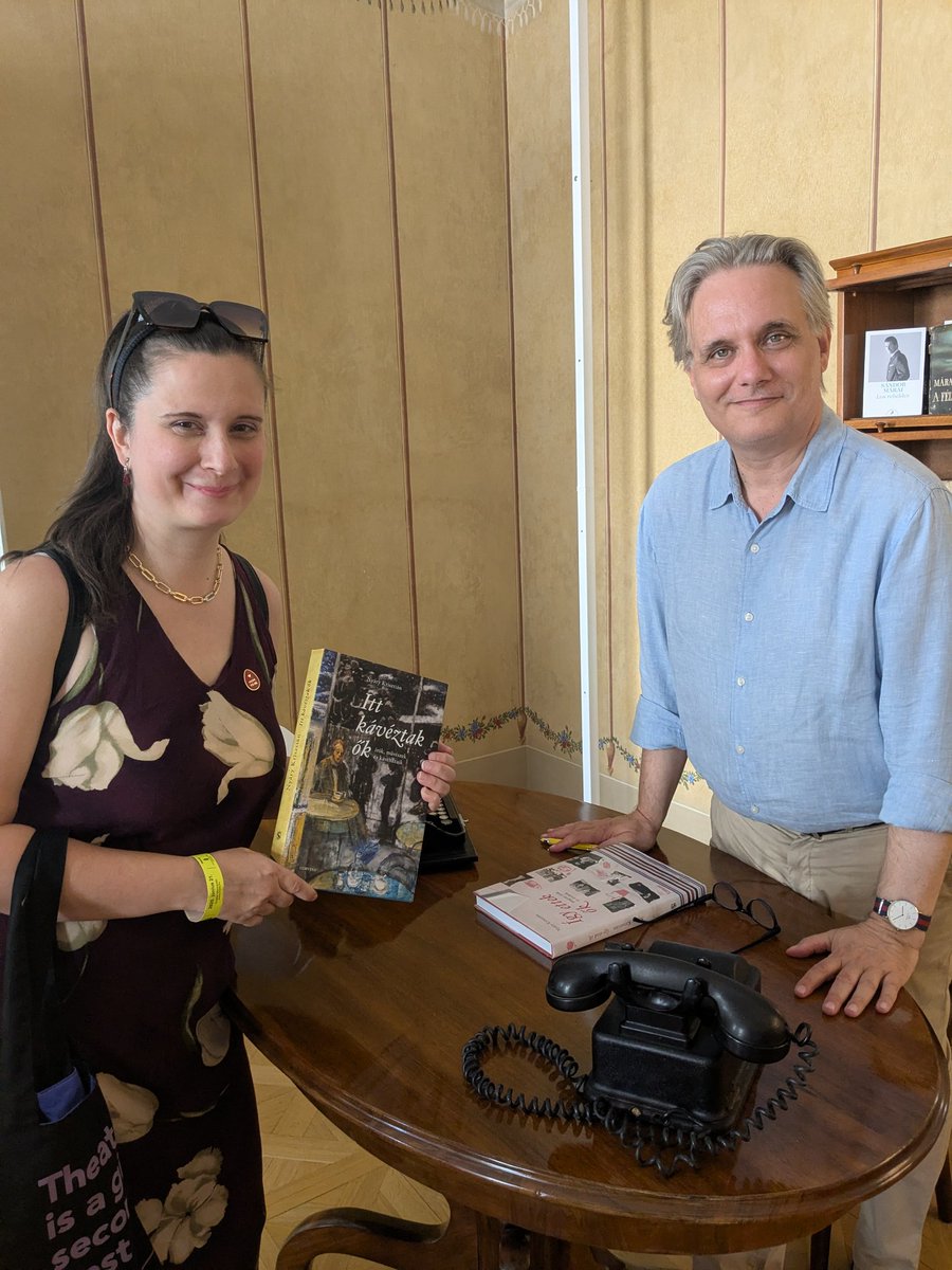 habosvilla's tweet image. Pillanatok a tegnap esti Múzeumok éjszakájáról. Ismét jó pár helyre sikerült eljutni: Virág Benedek Ház + Fortepan, Tér-kép-galéria, Várnegyed Galéria, Hungarian Art and Business. Volt köztük könyvbemutató, táncos performance és elemlámpás séta is #múzéj #MúzeumokÉjszakája