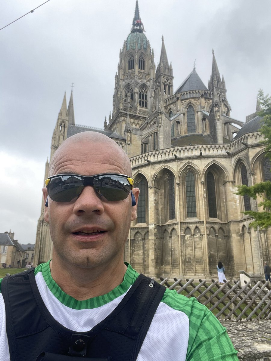DanLeahy71's tweet photo. Running to Bayeux for my #longslowrun #SundayMorning #bayeux #france https://t.co/EtMbxOXLa1