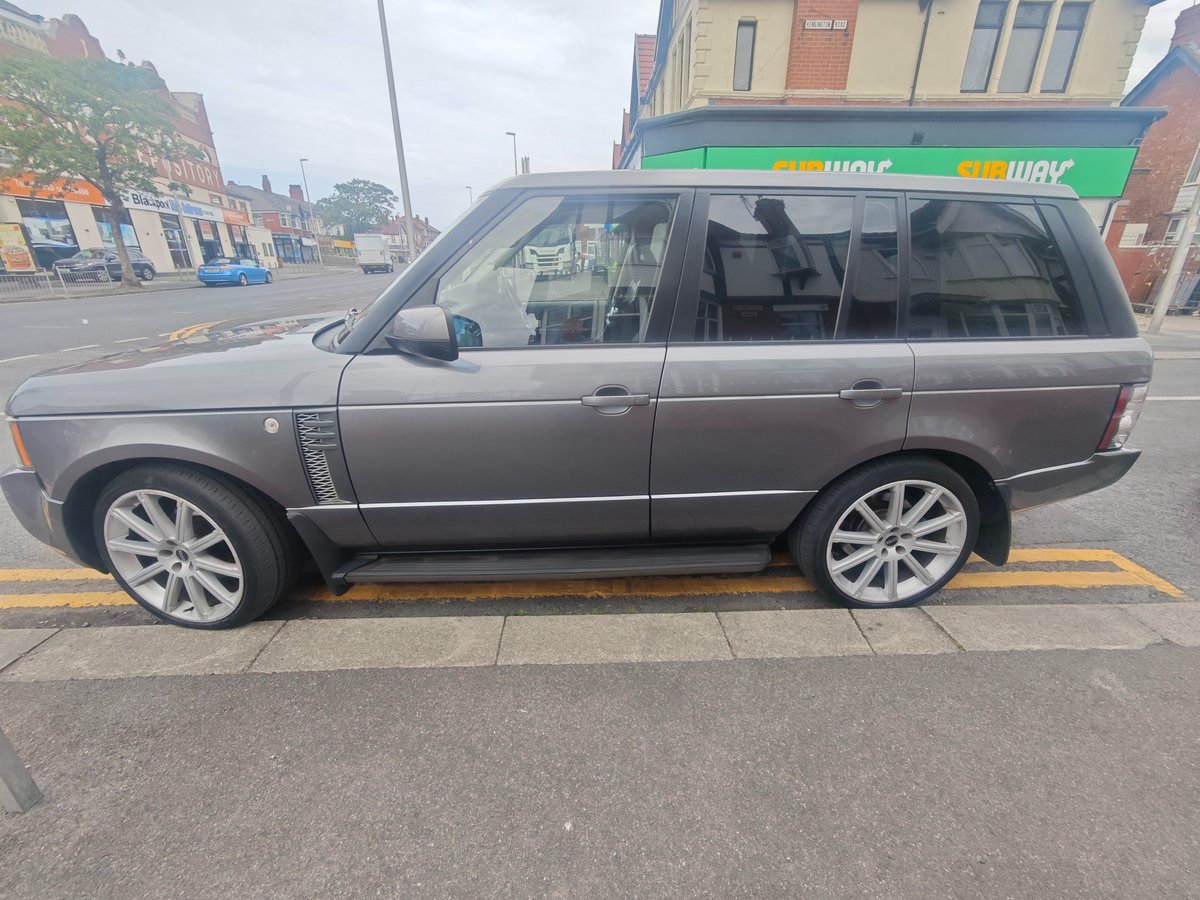 deganhoward's tweet photo. @BpoolCouncil arsehole parking, Kensington Road. Please do something about it https://t.co/FPNy04q05c