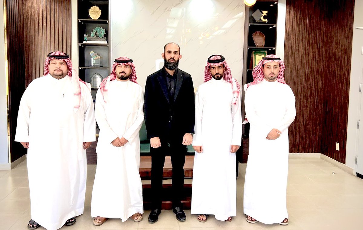 | مذكرة تفاهم وتعاون📝
في إطار تعزيز الشراكات مع القطاع الخاص
وقع سعادة عميد الكلية مذكرة تفاهم و تعاون مع الشركة العربية للمختبرات والتربة تهدف إلى دعم مجالات التدريب والتوظيف وتبادل الخبرات بما يسهم في تطوير مخرجات الكلية.
#التدريب_التقني