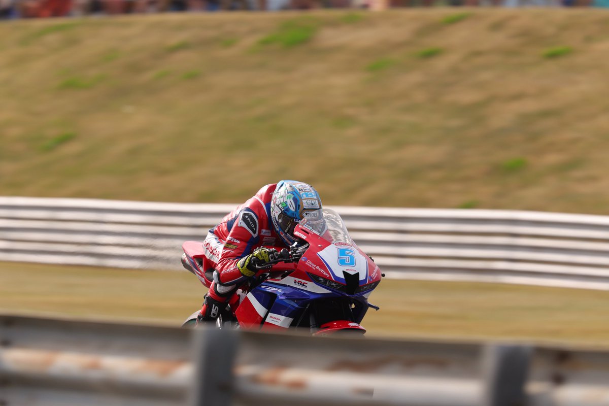 The morning Warm-up sessions are complete <a href="/SnettertonMSV/">Snetterton Circuit</a> ready for <a href="/OfficialBSB/">Bennetts British Superbike Championship</a> Round 3:

Superbike:
<a href="/tommybridewell/">Tommy Bridewell</a> - P22
<a href="/AndrewIrwin8/">Andrew Irwin</a> - P6

Supersport:
<a href="/JackKennedy14/">Jack Kennedy ☘️</a> - P2
<a href="/deanharrisonTT/">Dean Harrison</a> - P8

#HondaRacing #Fireblade #CBR600RR