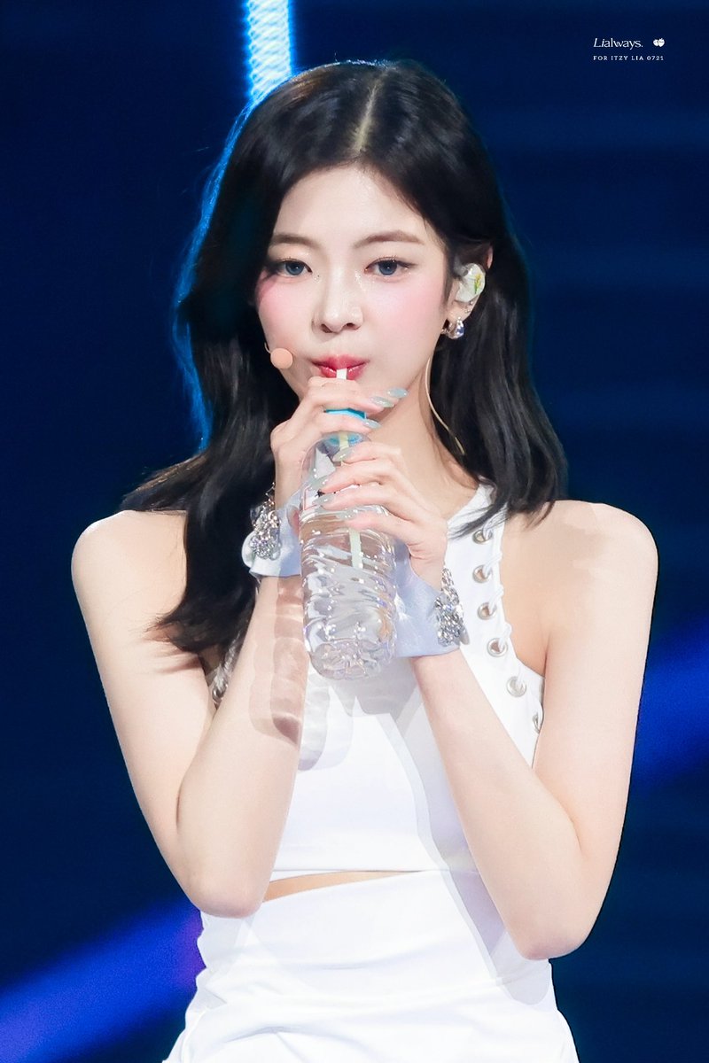 Lialways_721's tweet photo. 250621  My K-FESTA 

#있지 #ITZY 
#리아 #Lia https://t.co/A1Lv5lmbeh