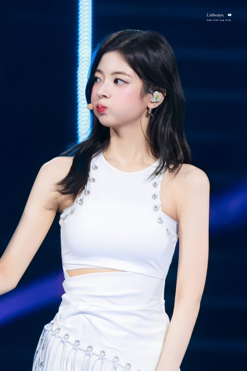 Lialways_721's tweet photo. 250621  My K-FESTA 

#있지 #ITZY 
#리아 #Lia https://t.co/A1Lv5lmbeh