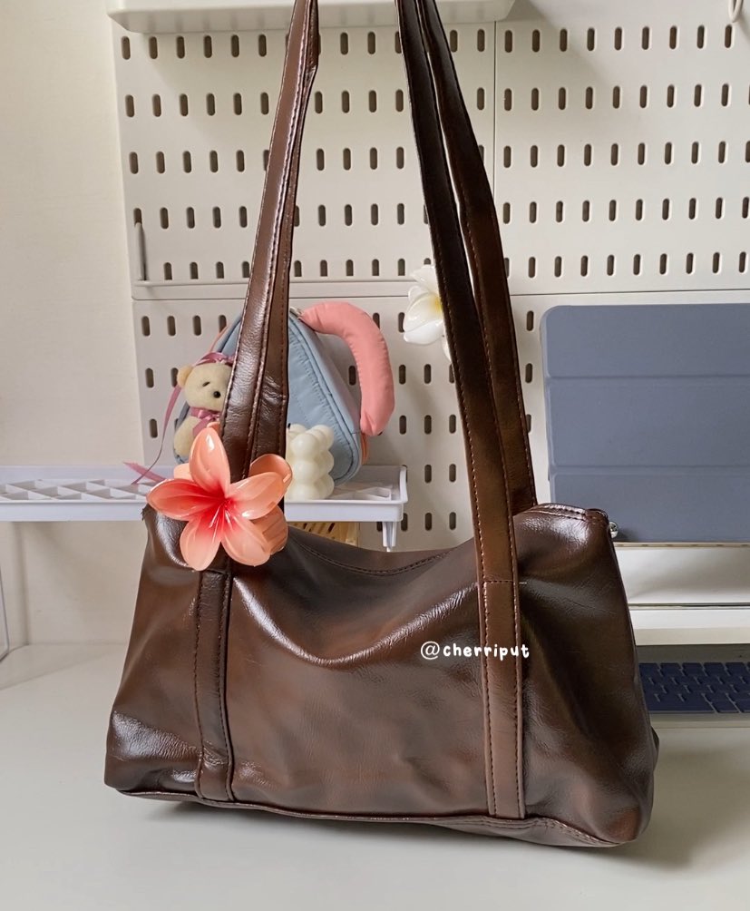 cherriput's tweet photo. bagcharm jepitan bunga nya aku beli disini ya 

🔗 https://t.co/FNCGfEEF3c https://t.co/ORb0QF9RTW
