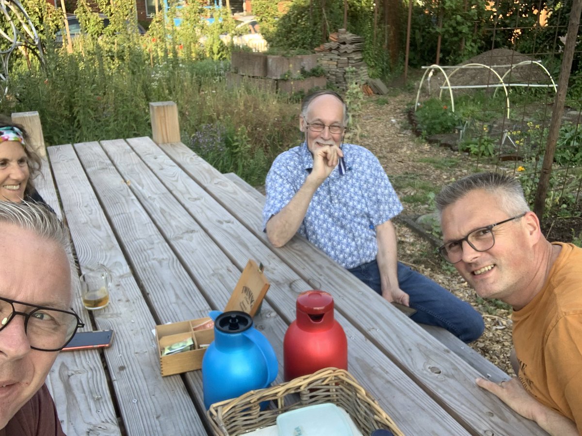 Afgelopen week bij elkaar als team #Meetup055. 15-10-2025 #dialoogsessie onderwerp: #ravijnjaar. Nu al bezig met pakkende gastsprekers. 

Maar ook bezig met #Gemeenteraadsverkiezingen2026. Ism <a href="/deKiesmannen/">de Kiesmannen</a>