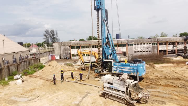 ebiofbayelsa's tweet photo. ONGOING CONSTRUCTION OF 9-STOREY SECRETARIAT.
Work going on for pile caps reinforcement while drilling for the remaining piles is simultaneously ongoing. Indeed @govdouyediri is a Talk &amp; Do Governor not distracted by anyone. https://t.co/OPLnypRwSk