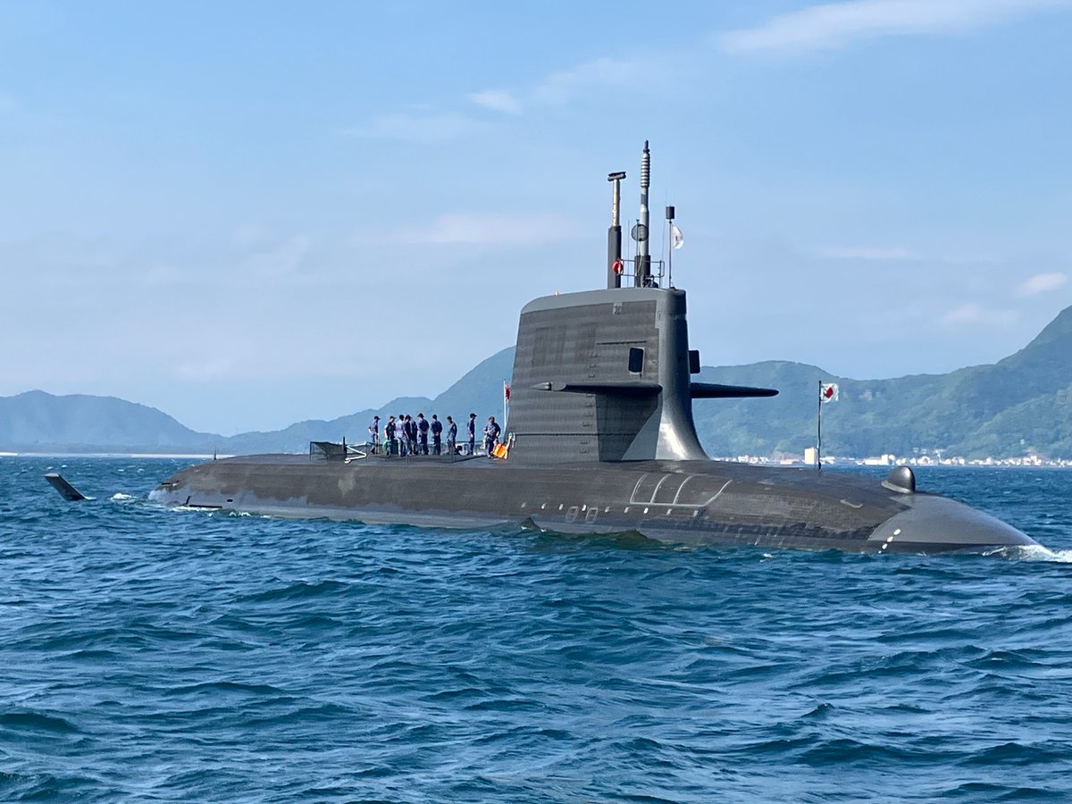 秦森康屯　日本海 本部】 / 🗣️ #潜水艦じんげい 沼津港沖錨泊‼️  今回は #第4潜水隊