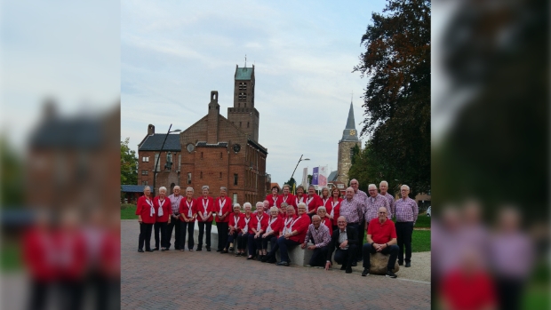 Gewoon Hollands en Leedvermaak treden op bij Sevinkmolen -  achterhoeknieuwswinterswijk.nl/l/521172