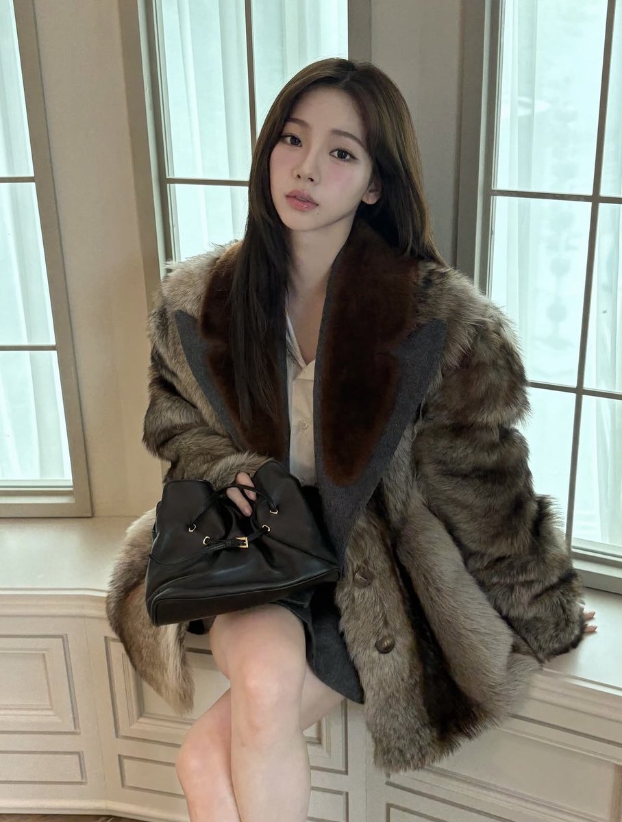 jenrina in 🤎📜🧸🪞🎞️