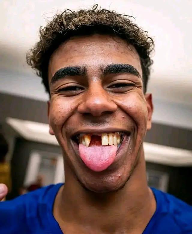 Lamine Yamal be like:

- Le ponen los cuernos una de su edad con un NPC español 

- Se lía con una prostituta de OnlyFans de 30 años

- Le ruega a una actriz porno (😭) para follarsela y lo rechaza

- Se casca pajas con todas las del Instagram

El heredero , PAJIN YAMAL (17)⭐️