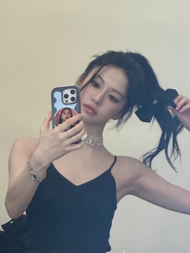 go younjung tweet media