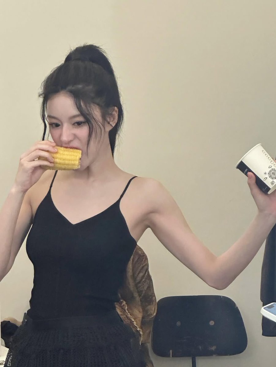 go younjung tweet media