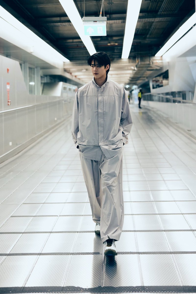 เปิด Airport Look ของ ‘มีน’ ในการเดินทางไป Paris Fashion Week Menswear SS26 🛫⭐️ 

#ASICSxMEEN
<a href="/nichameen8/">Meen Nichakoon</a>