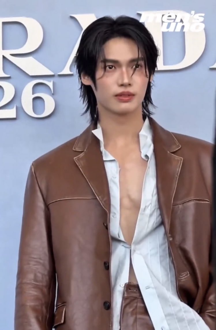 😳😳😳😳😳😳

WIN STUNNING IN PRADA
#PRADASS26xWIN
#PRADASS26
#winmetawin