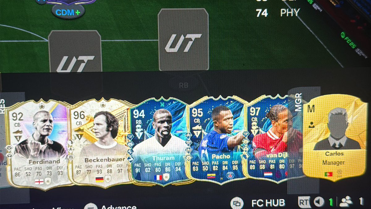 l41si's tweet photo. @FUT_Z5 ثنائيه الدفاع؟ https://t.co/5Fn7SsxqDw