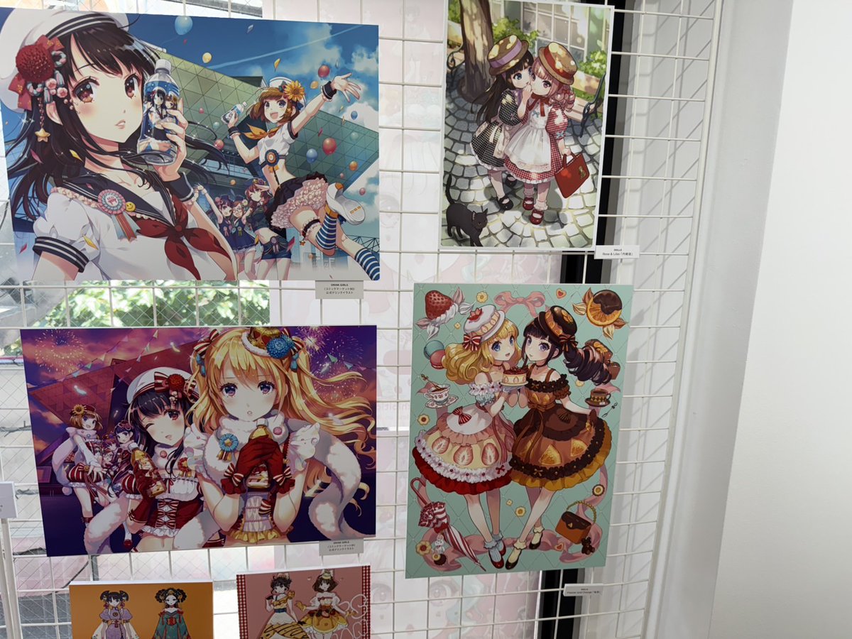 comiketofficial's tweet image. ERIMO(@ERIMO_WKS)さんの個展が、昨日から原宿のACG_laboにて開催中(～6/30)。#C99 の紙袋、2016年のコミケドリンクのイラストも展示されています。過日はありがとうございました。ご興味のある方は是非足をお運び下さい(撮影は許可をいただいています) 。