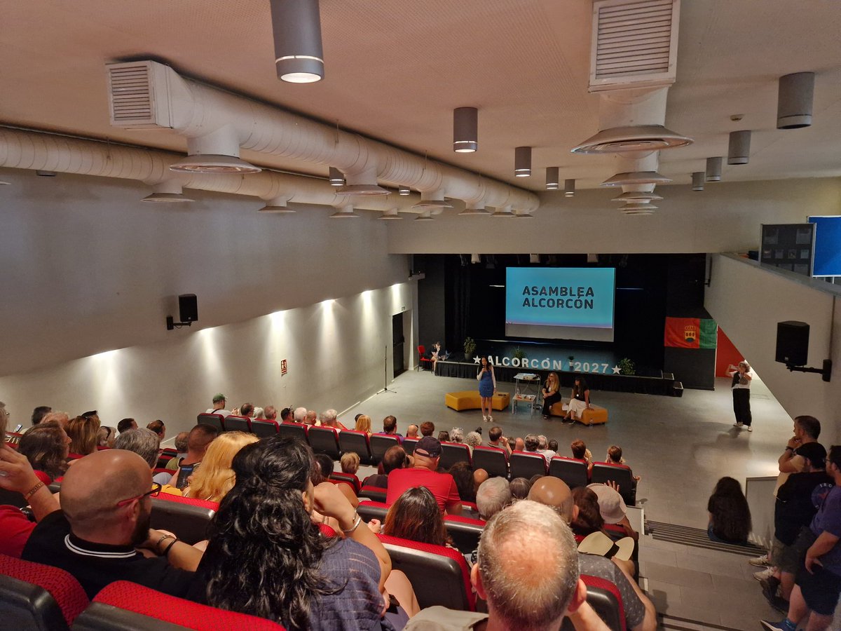 Estamos de Asamblea, empezamos con más de 130 personas, ya hay más de 150 y sigue subiendo.
Vamos a hablar de municipalismo. Gracias a todas y todos!!!