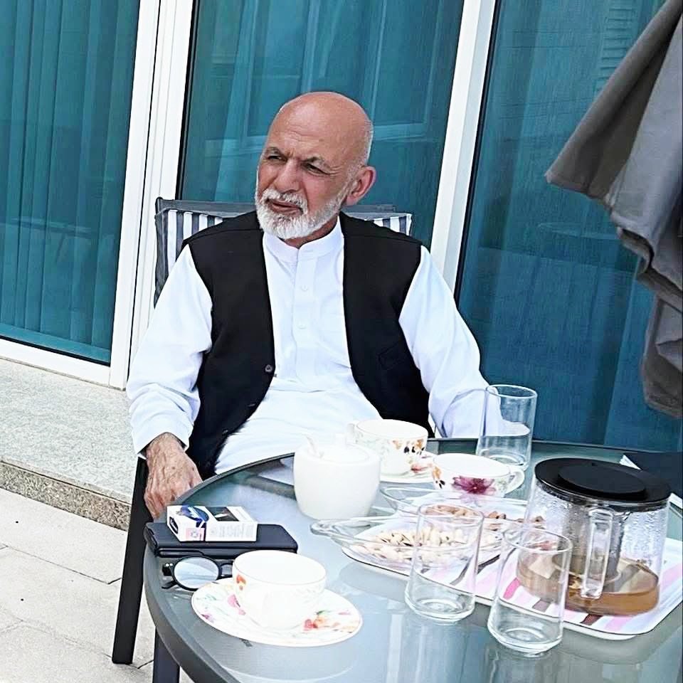 ArifullahAfg's tweet image. د وطن رهبره!!!
ته ارام کینه مطالعه کوه، خبره بل خوا ده!!!