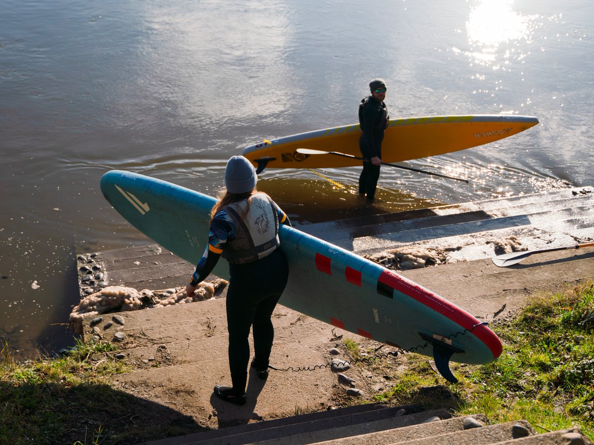 lovenorthdevon's tweet image. From catching waves in surf hotspots like #Croyde and #Woolacombe, to coasteering, paddleboarding, hiking, and cycling along rugged coastal trails- adventure is never far away in #NorthDevon 🌊 💦 🧗‍♂️

Dive into North Devon’s wild side: bit.ly/3WzwzqN