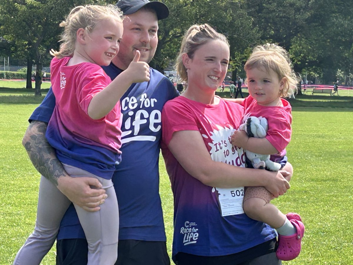 Welcome to Nikki &amp; family- our official starters at #RaceforLife Pretty Muddy Edinburgh. 💕This summer, Nikki marks three years in remission from cancer. ⭐️
