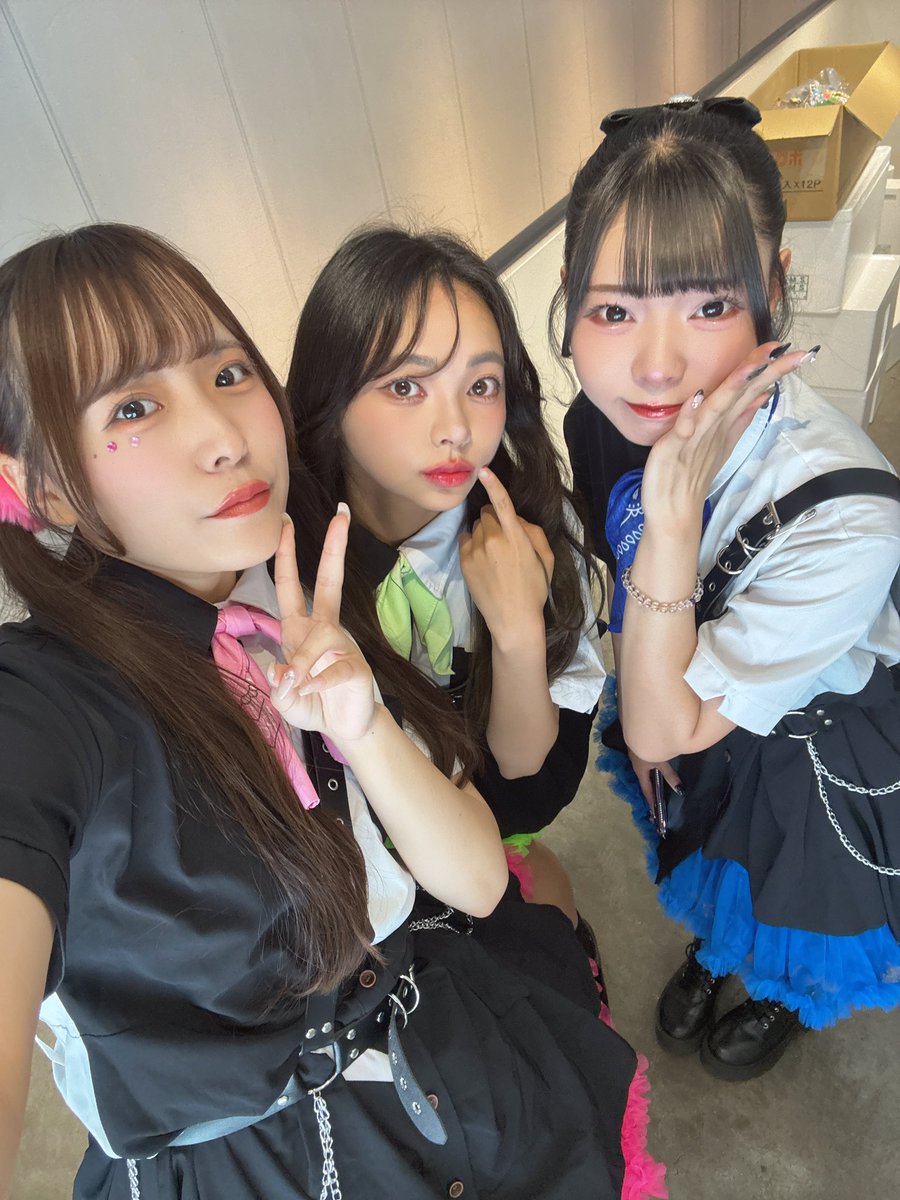 Kisuzu_MEiSM's tweet photo. クセモノズ🐙✨

2月ぶりのイベントでした🍛
今回もたっぷりカレー食べちゃった🙆‍♀️美味しかっただーいすき:🥄

やっぱりMEiSMが楽しいと言っていただけると本当にみんなといる時間幸せだなーと思うよ🌷◌˳𓇬いつもありがと！

#MEiSM💗💙💚 https://t.co/TZSLHIr9FO