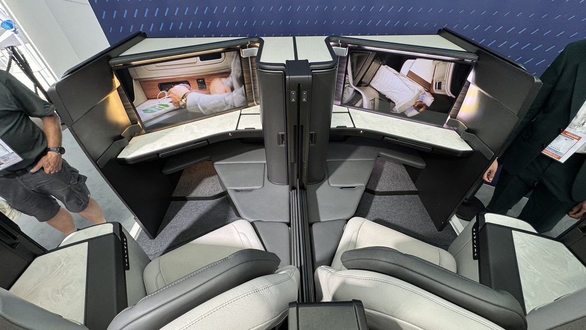 flight_report's tweet image. For the last day of the Paris Air Show, don’t forget to stop by the Boeing pavilion!

The Boeing 777X cabin’s spaciousness for both freighter and passenger versions.

The Ascent Business Class « Plus » first row.

#ParisAirShow #PAS25