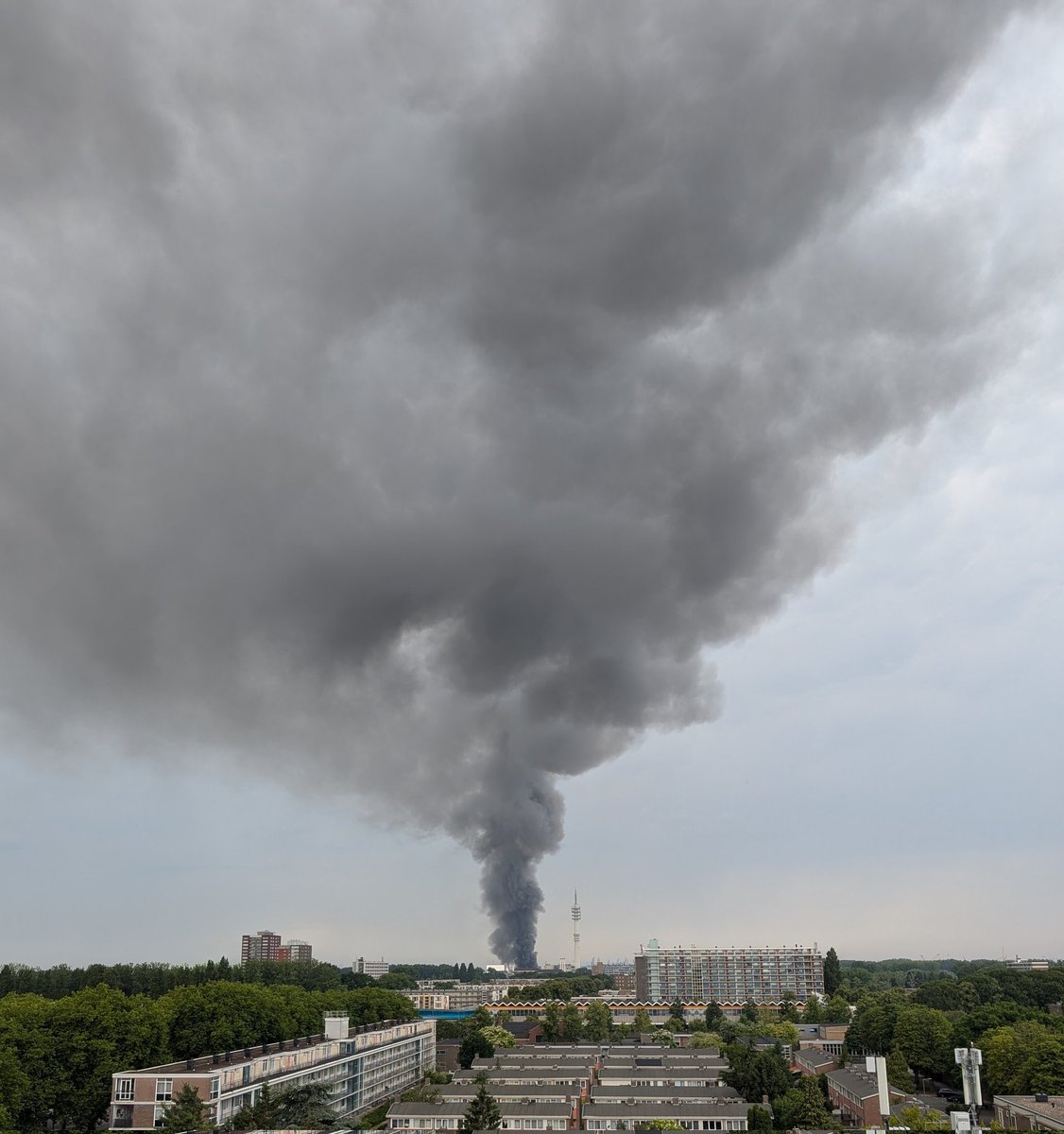 Grote brand in de Waalhaven, Rotterdam