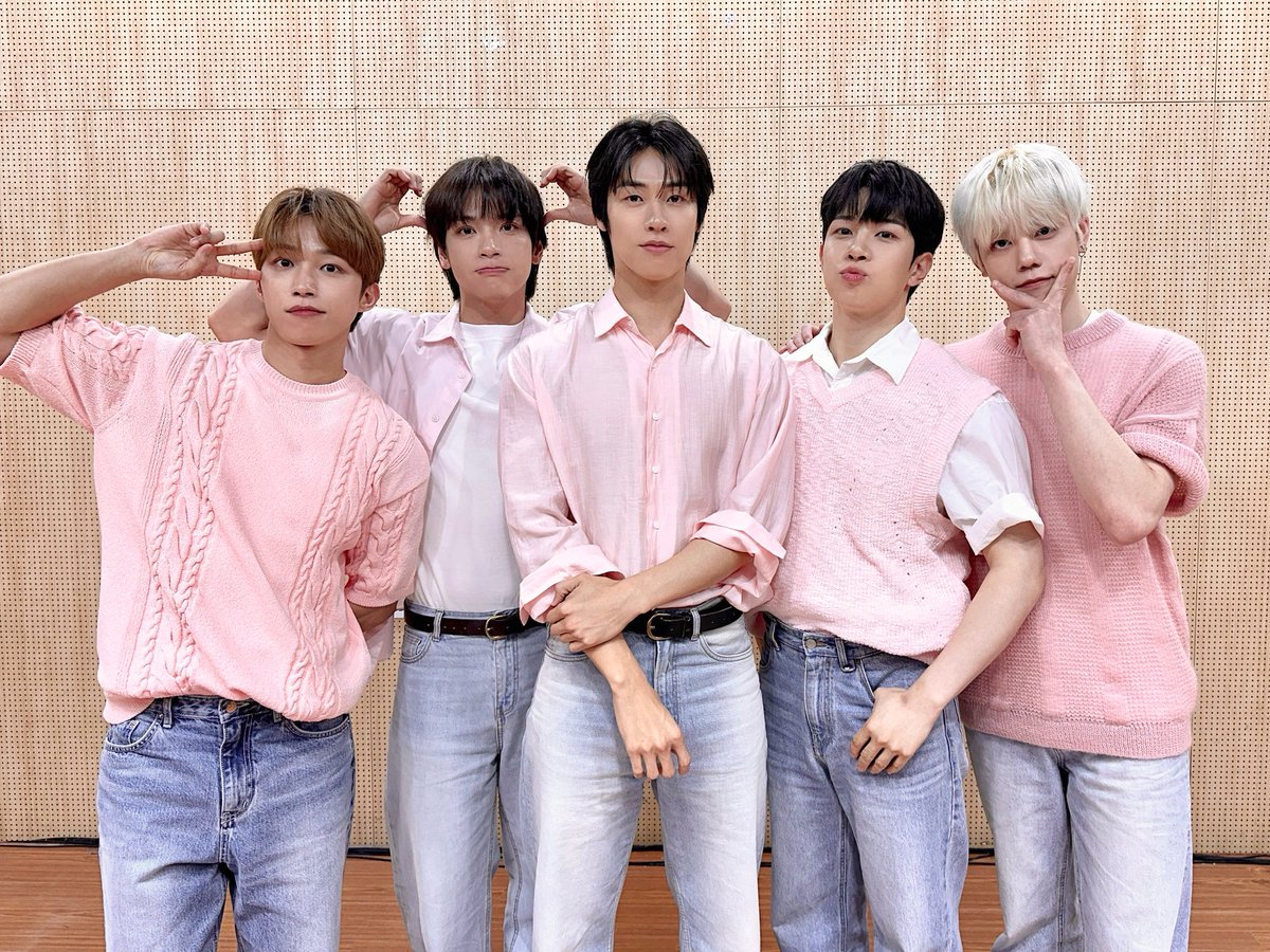 NFlyingofficial's tweet photo. [📸] 2025.06.22 N.Flying 2nd Album [Everlasting] VIDEO CALL EVENT &amp; FAN SIGN EVENT (JJMUZE)

#NFlying #엔플라잉 #Everlasting #에버래스팅 #만년설 https://t.co/iGZGyWcUaM
