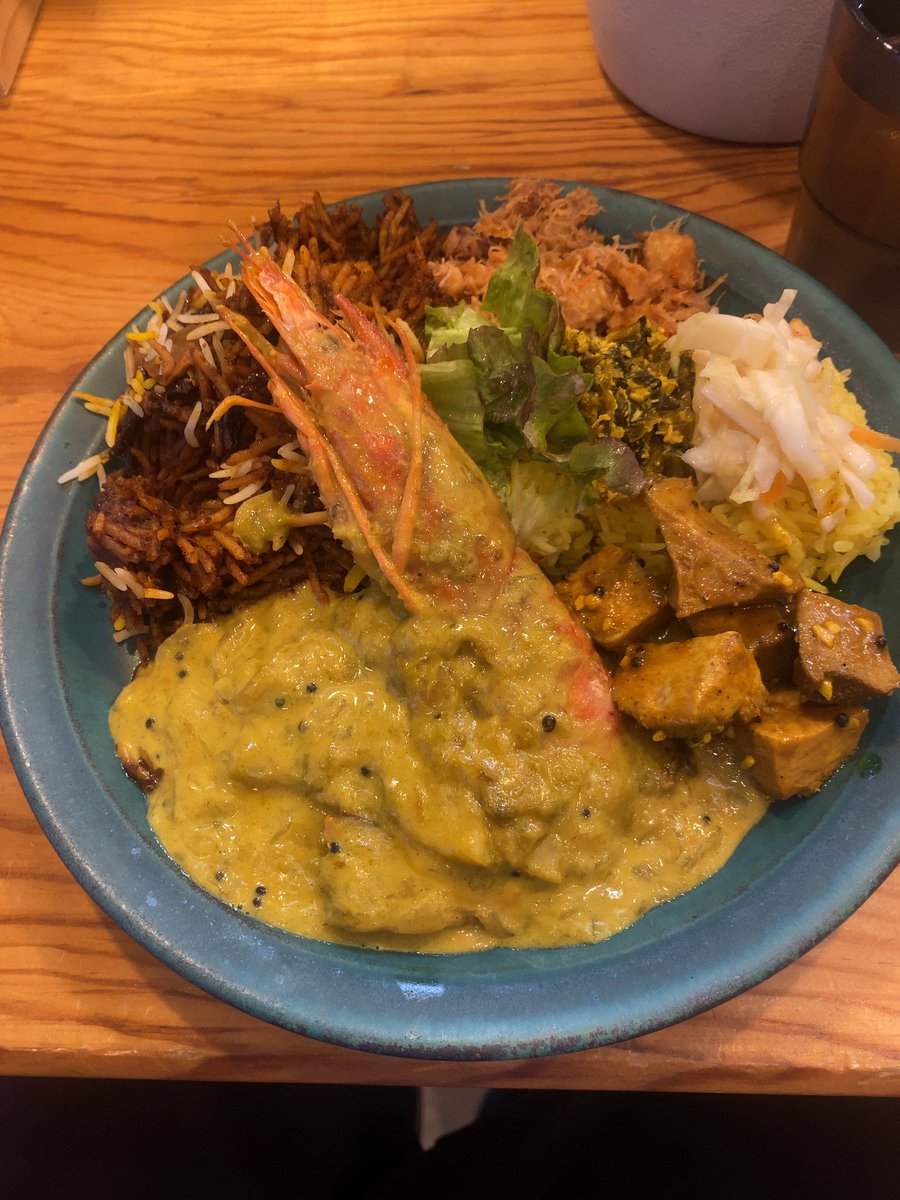 カレーって夏に食べるとさらにうまい気がする

カレー食べて来週も乗り切ります💪