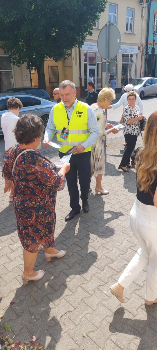 MichalMurgrabia's tweet photo. Komitet #stopcic działa!
Jesteśmy z akcją protestacyjno-informacyjną pod kościołem św. Jakuba Apostoła w Skierniewicach.
5 LIPCA wiec na skierniewickim rynku. Zaczynamy od 9! Bądź z nami.
Wejdź na https://t.co/ESckLQ54mL https://t.co/h8DyLsIuVS