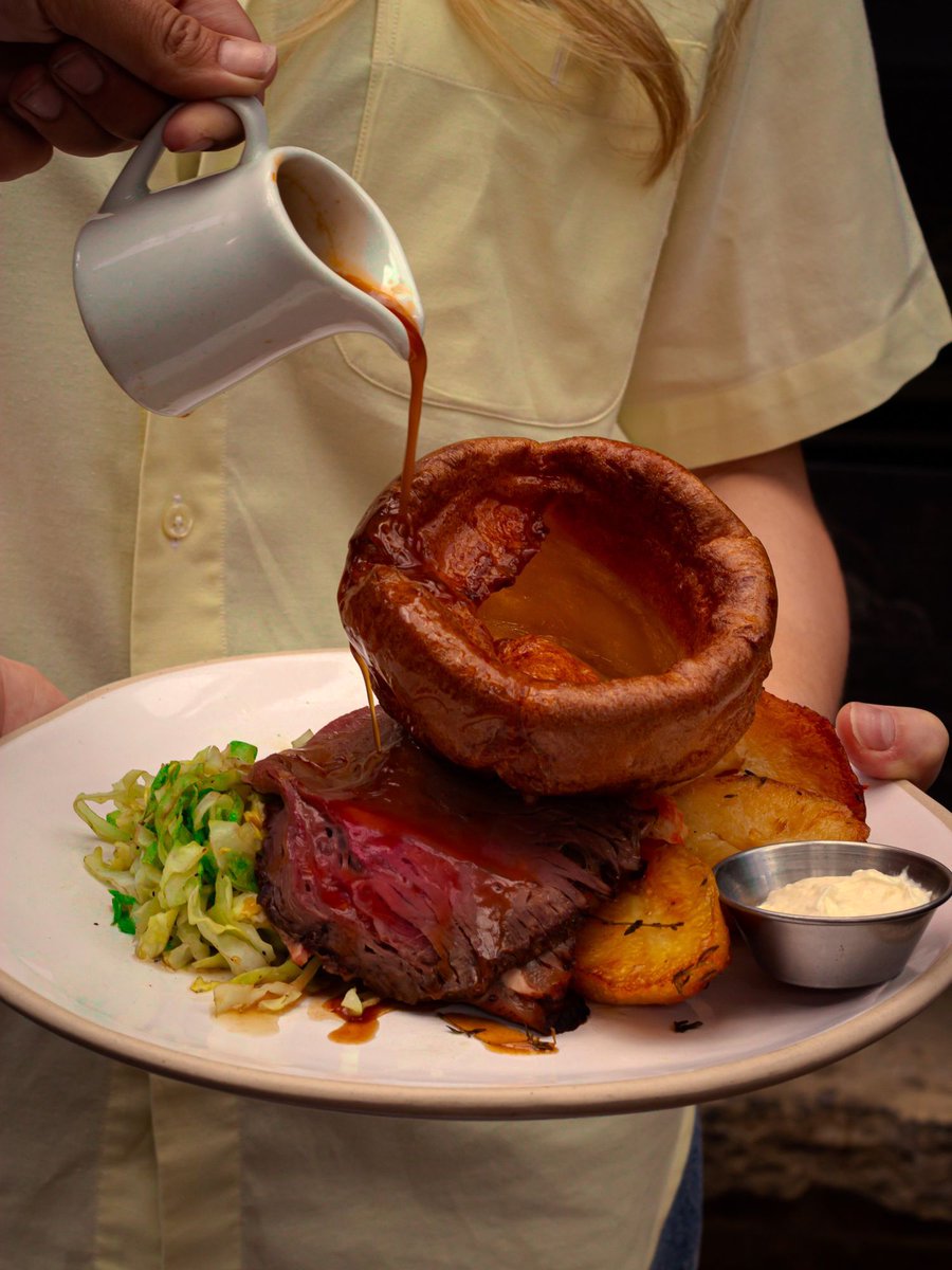 Follow the gravy train 🚂 we're waiting for you... 😉

#sundaybest #tootingbroadway #londonroast #sw17 #londonfoodie #gravytrain