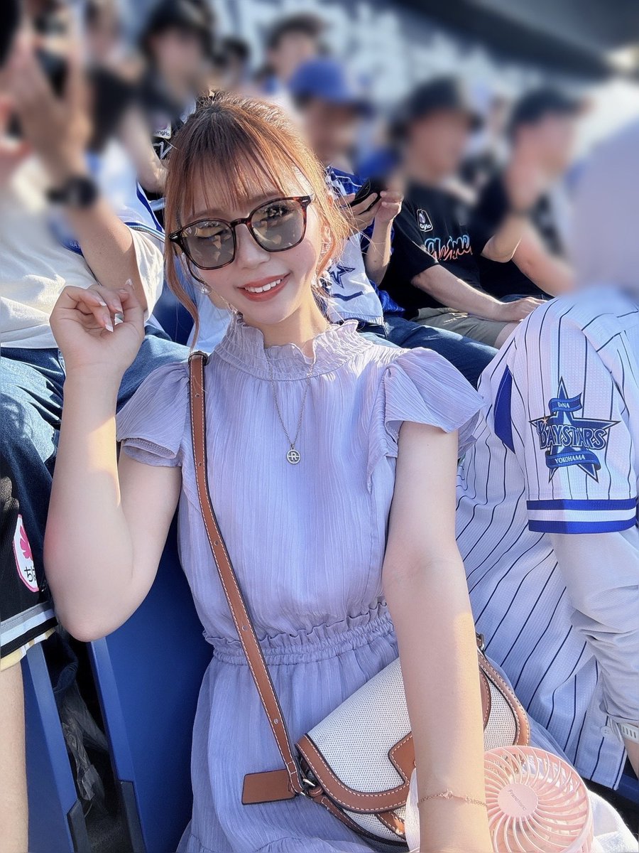 rnkm_415's tweet image. 乱打戦制した🔥18安打👏🏻
現地まりほーーーっ💜💜カード勝ち越し💜
#chibalotte