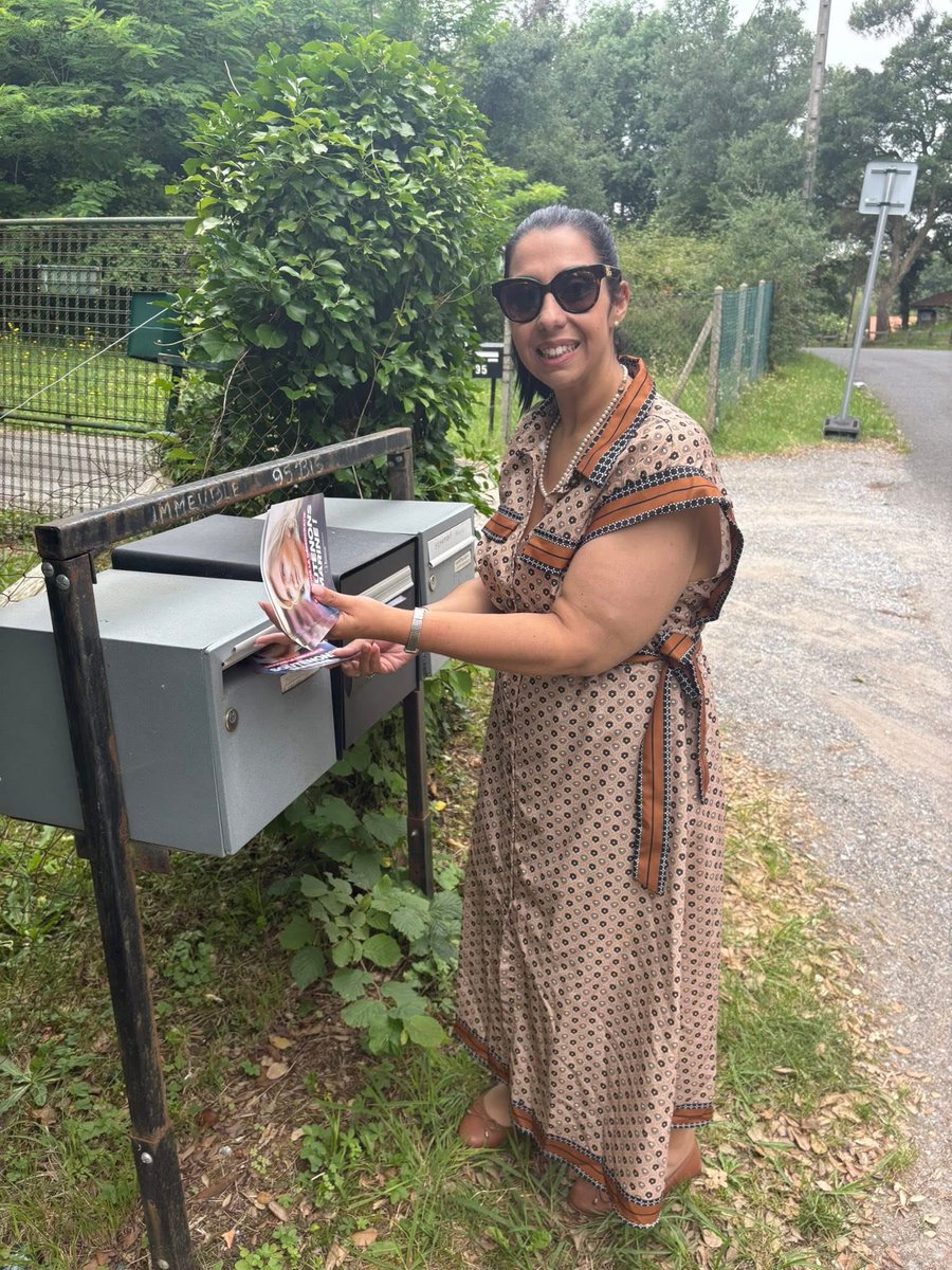 RNational40_off's tweet photo. 📬 Boîtage à Tarnos hier matin !

Nos militants sur le terrain dès l’aube 💪🏻

Objectif : faire entendre la voix du peuple et défendre nos idées 🇫🇷

Merci à eux pour leur engagement aux côtés de @MLP_officiel 

👉 Le terrain, toujours le terrain. 

#RN #Tarnos #Boitage #Landes https://t.co/DRywXHgYYx