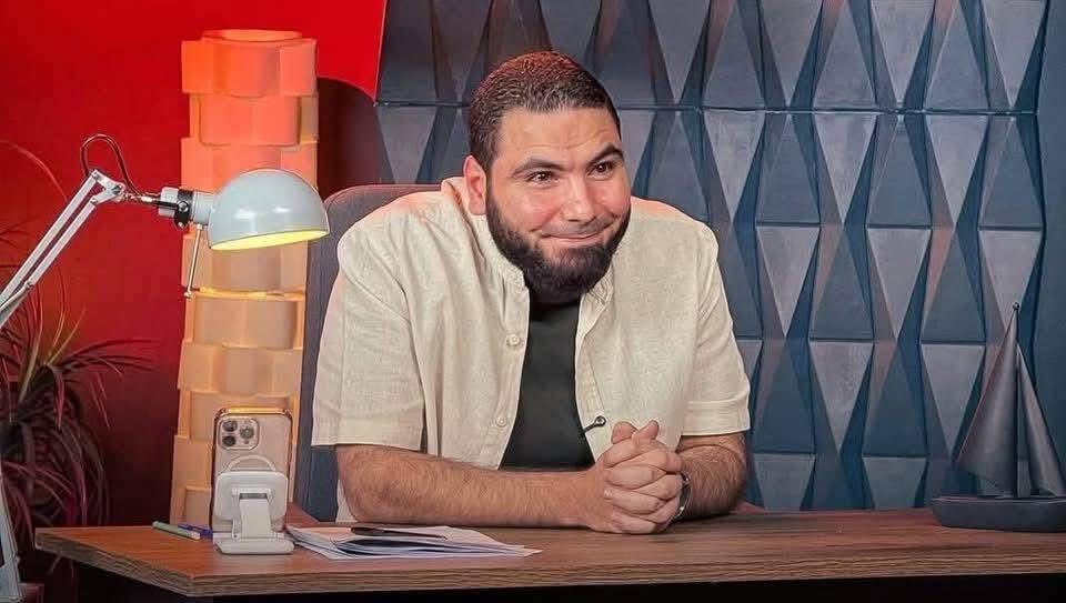 -يعني متأكد يمستر انك مش مشتري الامتحان؟
=بقولك لا 
-تمام