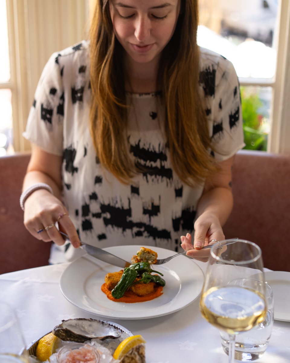 EnglishsoB's tweet image. Out and about in the Lanes? Join us for a long, lazy lunch.
Our Summer Set Menu is served all day, Sunday to Friday.
Two courses for £27 | Three for £32
#EnglishsOfBrighton #SummerSetMenu #SummerInBrighton #BrightonEats